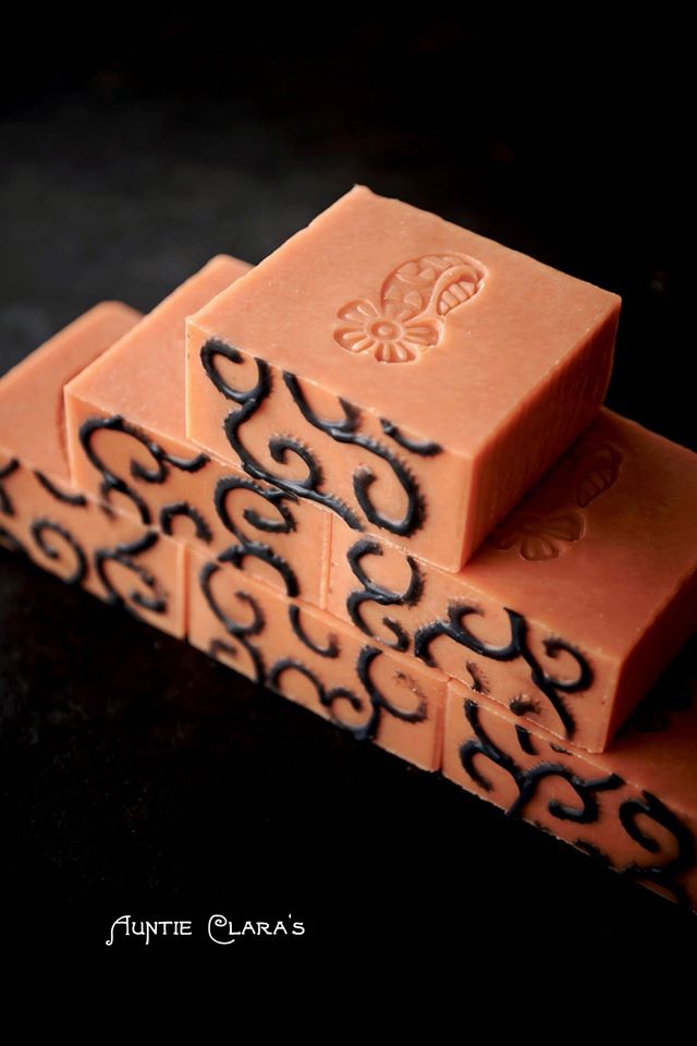 Clara Lindberg of Auntie Clara's Handcrafted Cosmetics creates gorgeous soap. Read her soaping tricks and business tips in this post!