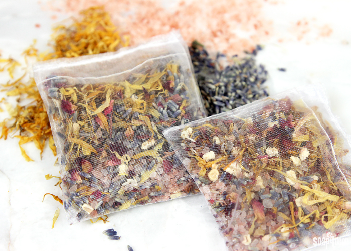 DIY Potpourri From The Garden – Black Gold