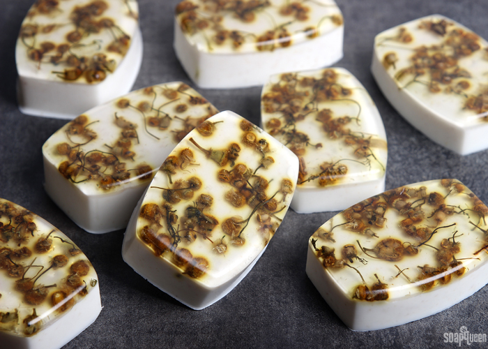 Chamomile Oat Melt and Pour Bars // Learn how to make these soothing soaps, made with chamomile extract and dried chamomile herb.