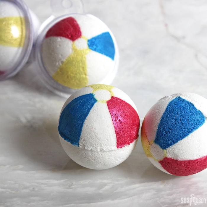 Beach Ball Bath Bomb Tutorial /// Learn how to make these cute bath fizzies that look just like beach balls!