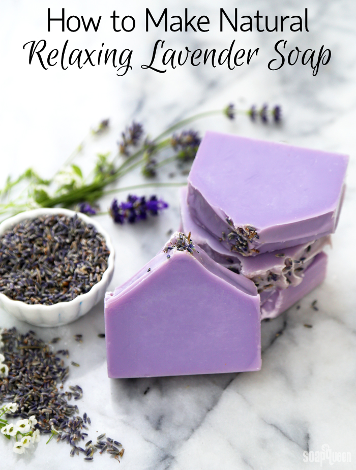 How to Make Relaxing Lavender Soap /// Learn how to make natural soap made with lavender essential oils and lavender buds.