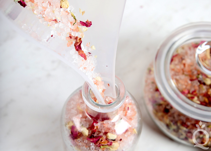 How to Make Rose Petal Bath Salts: 13 Steps (with Pictures)