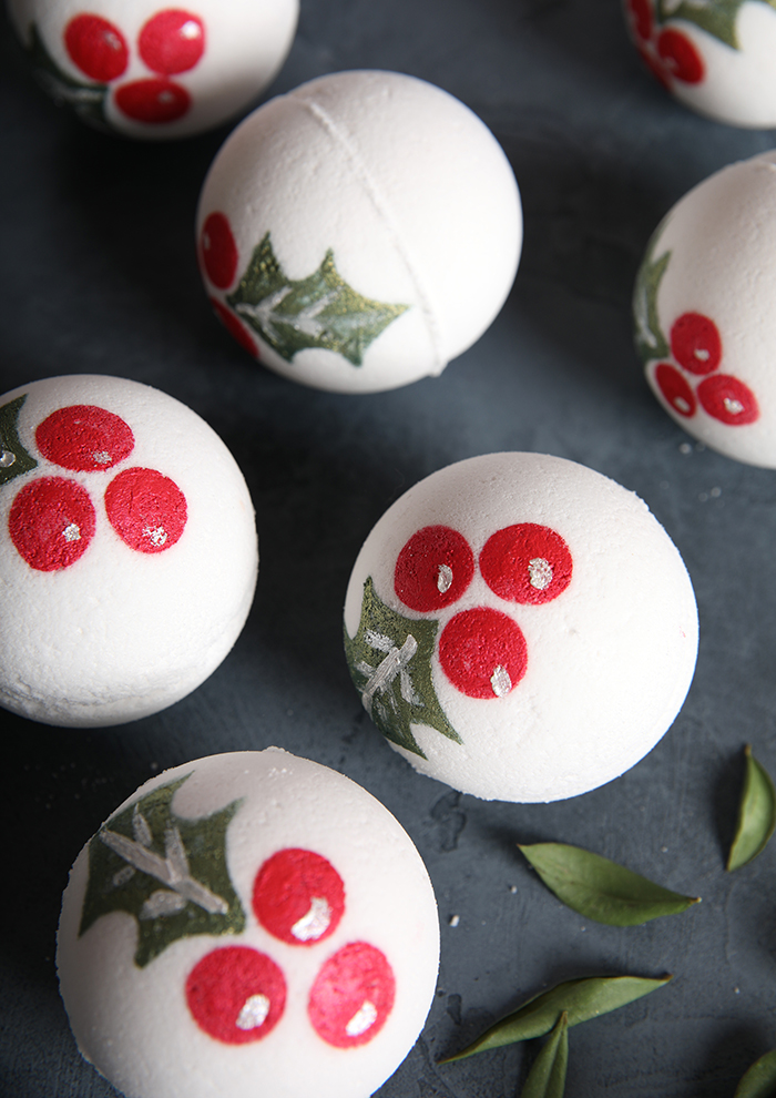 LingonberryBathBombs2_700px